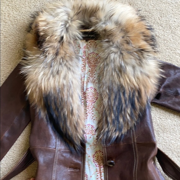 Leather and fur - Picture 3 of 8